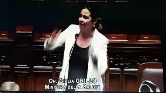 Conflitto di interessi sulla sanità calabrese, bagarre in Aula e la ministra Grillo fa marcia indietro