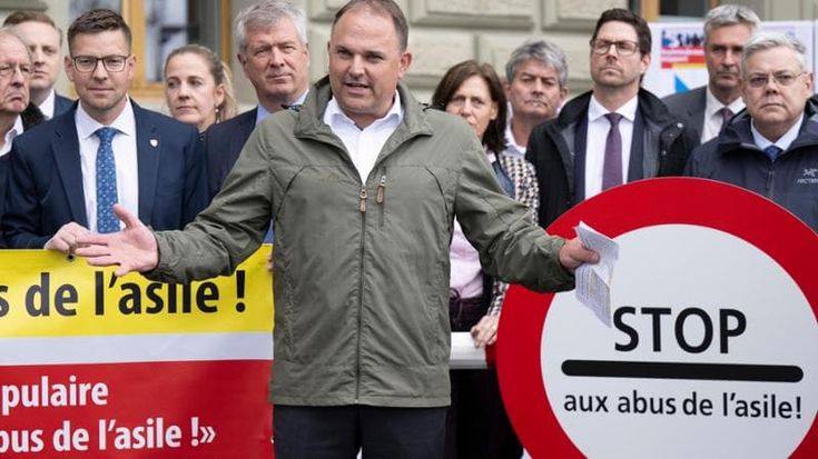 Svizzera, rischio secessione. Dai sovranisti la “rivolta dell’alabarda” contro l’accordo con l’Ue
