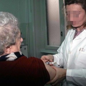 Sanit&agrave;, svolta a Roma e nel Lazio: studi medici aperti nel weekend e ricette online