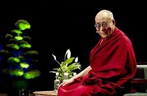 Il Dalai Lama a Mirandola<br />"Un disastro, costruite il futuro"