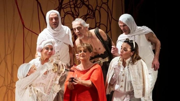 Lella Costa al Duse con “Lisistrata”: “Quando le donne fermano la guerra”