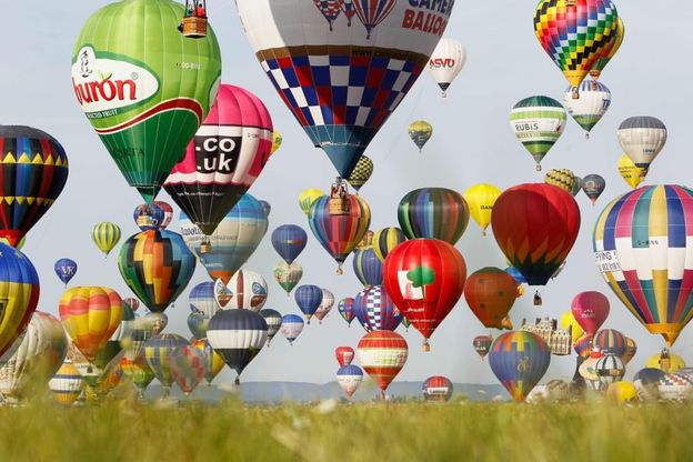 Lorena. 400 mongolfiere al decollo: è record