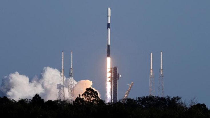 Smartphone connessi alla rete nelle aree remote: l’accordo di Fastweb con i satelliti Starlink