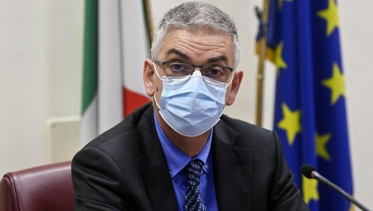 Coronavirus, l'Iss: "Indice contagi rallenta, ma Italia ancora a rischio"
