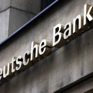 Deutsche Bank, tonfo a Francoforte dopo l'ok all'aumento