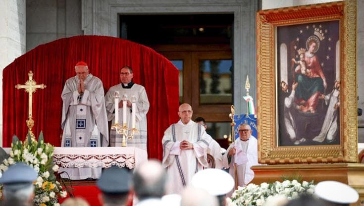 La profezia del cardinale Re. E il Papa risponde citando Pompei