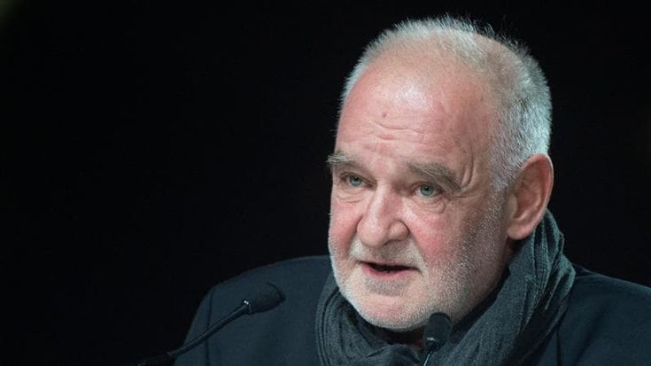 Addio a Béla Tarr, il regista ungherese che ha fatto della lentezza una forma di verità