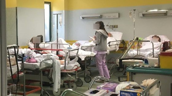 Toscana, coronavirus, la Regione: "Limitare il più possibile le visite agli anziani nelle Rsa"