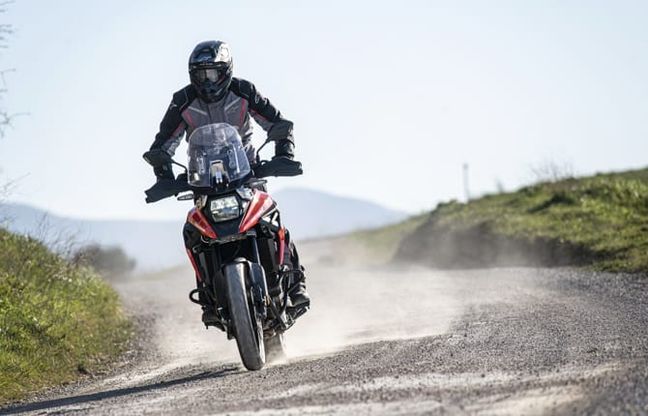 Suzuki V-Storm 1050XT, Sport Enduro si nasce