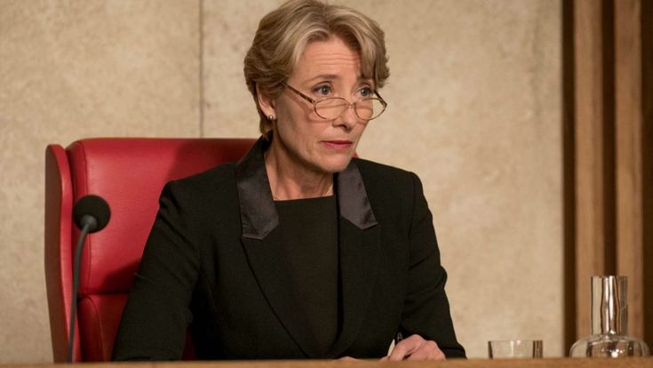 Emma Thompson: "Una donna ha potere solo seduta sullo scranno del giudice"
