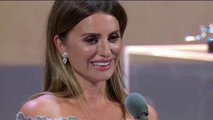 Venezia 78, Penelope Cruz Coppa Volpi per migliore attrice: ''Ringrazio le mie 'madres paralelas'''