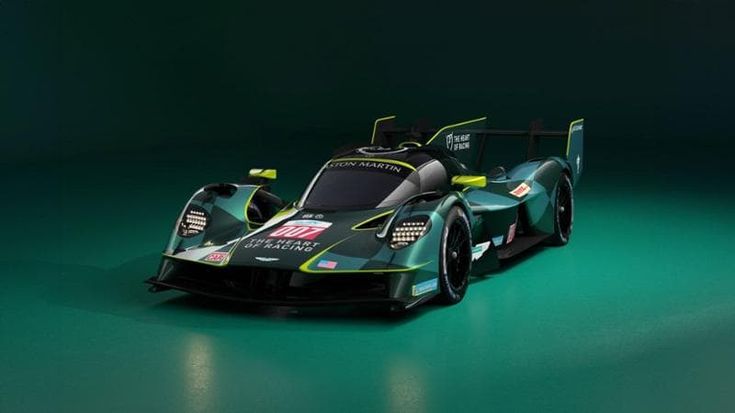 Aston Martin cerca la gloria alla 24 Ore di Le Mans con l’hypercar Valkyrie