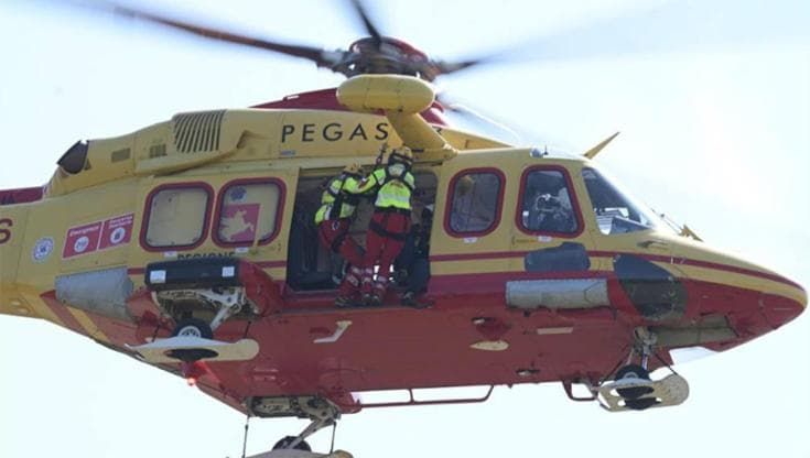 Cade da cavallo a Camporeale, grave un diciassettenne: ha traumi alla testa e al torace