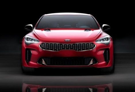 Kia Stinger, test sulla neve per la sportiva