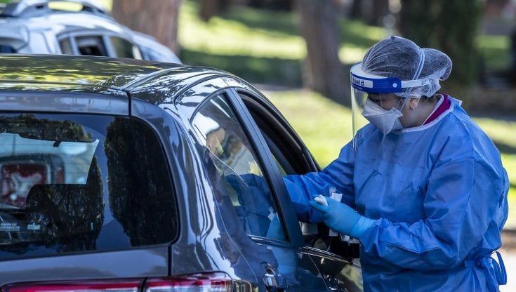 Coronavirus, nel Lazio 1669 nuovi casi,  64 i decessi. "Si consolida il rallentamento"