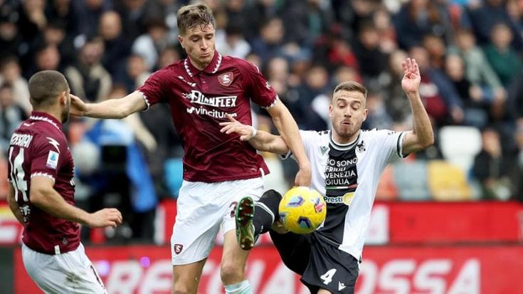 Udinese-Salernitana 1-1: un gioiello di Kamara replica a Tchaouna, il pari scontenta tutti. Liverani: “Dia si è rifiutato di entrare”