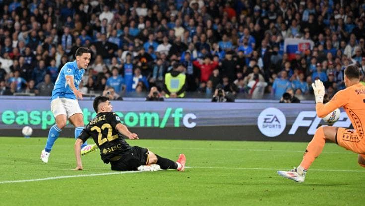 Il Napoli frena contro il Genoa: il 2-2 riapre la corsa scudetto