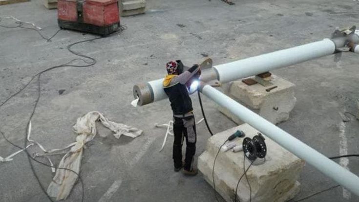 Torre Piloti del porto di Genova, due cantieri al lavoro. La struttura arriverà in Fiera via mare