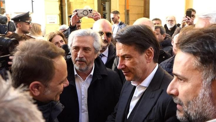 Niscemi, Giuseppe Conte tra gli sfollati per la frana: “Non vi lasceremo soli”