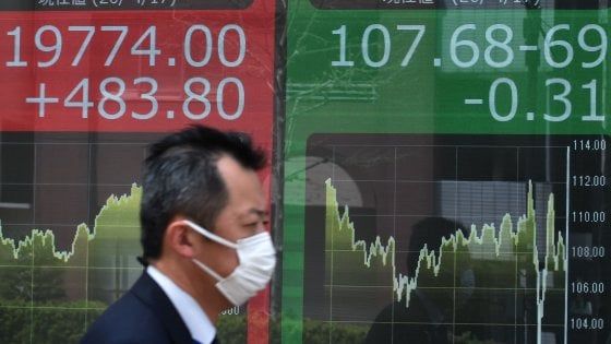 Il virus manda il Pil cinese in negativo per la prima volta dal 1992. Ma le Borse scommettono sulla ripartenza Usa