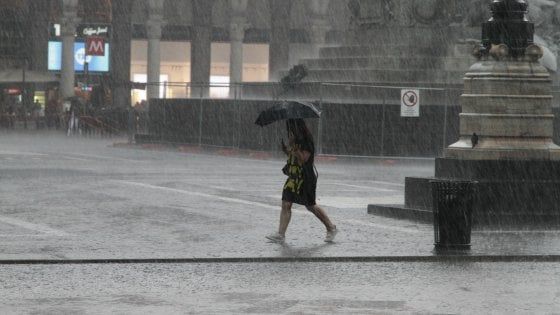 Dal bollino rosso per il caldo all'allerta maltempo: a Milano rischio forti temporali, Seveso e Lambro osservati speciali