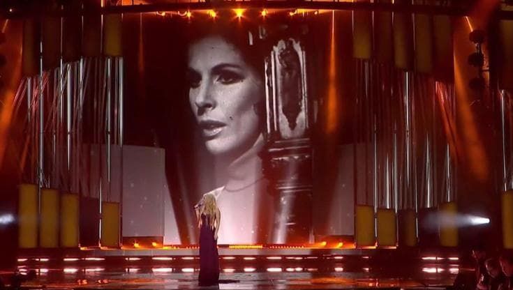 Emozione all'Ariston per l'omaggio a Ornella Vanoni: la nipote canta "L'eternità"