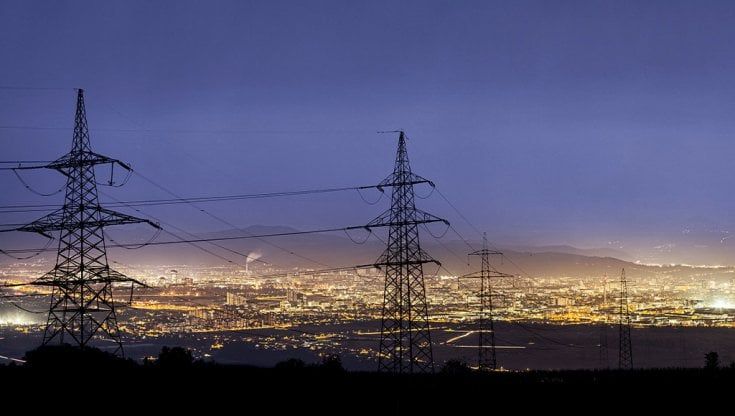 Energia, l'anno nero del settore: nel 2020 crollo dei ricavi e conti in rosso. Regge solo l'occupazione