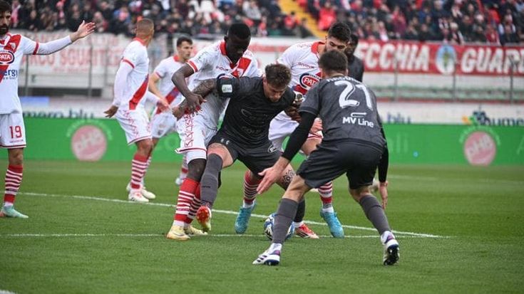 Il Bari torna alla vittoria in trasferta: 1-0 al Mantova con un gol di Maggiore