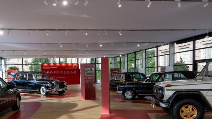 A century of Mercedes-Benz Popemobiles: an exhibition at the Vatican Museums celebrating the partnership