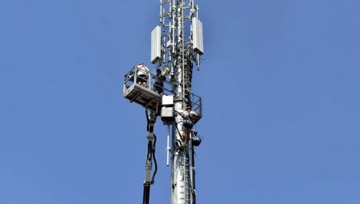 Antenne telefoniche in città, il Comune prova a regolamentare le installazioni