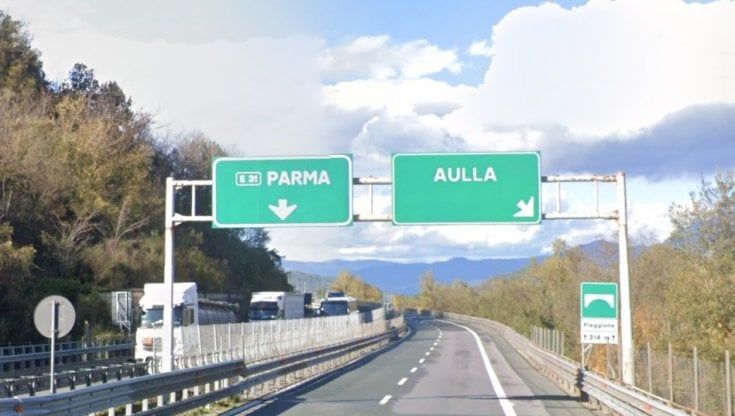 Aulla, litiga con la moglie e l'abbandona all'area di sosta dell'autostrada E80