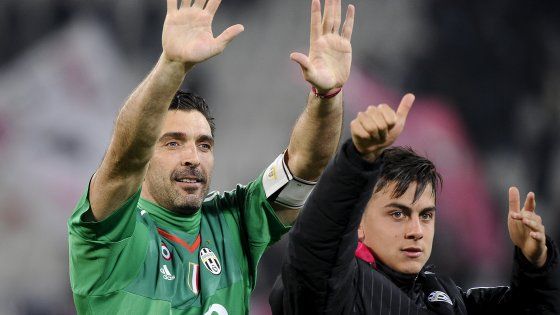 Juventus-Sassuolo 1-0: magia di Dybala, e Buffon supera il mito Zoff