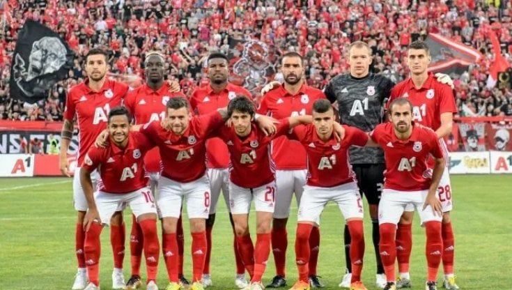 Banane contro i giocatori neri, il tecnico del Cska Sofia Pardew si dimette