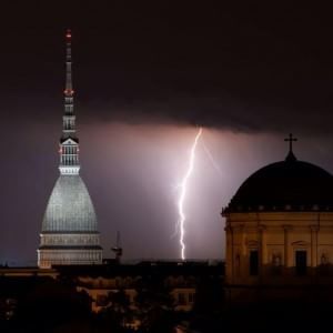 Al Piemonte la medaglia d'oro dei fulmini: centomila in sei mesi