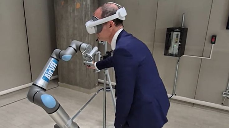 Emergenze a bordo, Ita addestra gli equipaggi con visori, realtà virtuale e bracci robotici