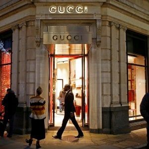 Gucci e la Cina fanno volare l'utile di Kering