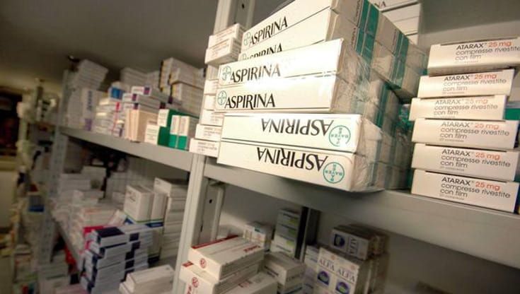 Stretta della Regione sui farmaci: “Si accentrino i depositi, ora sono 82. Così risparmi per 50 mln”