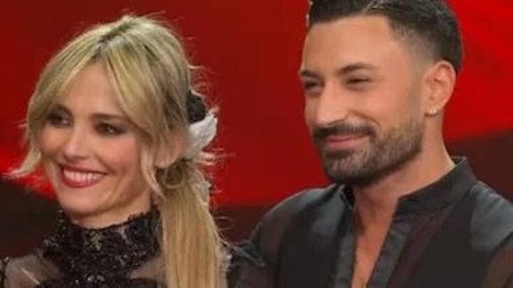 “Ballando con le stelle”, colpi di scena in semifinale: rientra Fialdini, Magnini si salva