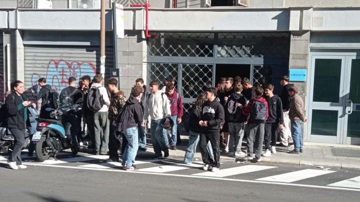 Marconi-Hack, da oggi 36 classi trasferite a Bari e stop ai doppi turni: “Ma restano i disagi”