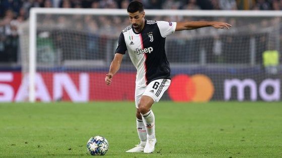 Juventus, per Sarri un problema in più: Khedira sarà operato