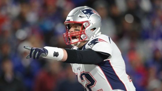 Nfl, Brady infinito: lancia, corre e blocca