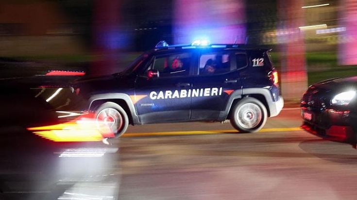 Sei anni di minacce alla compagna, poi l’invio della foto del cane morto e di un cadavere: arrestato