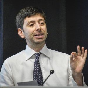 Pd, il 'comunista' proposto da Renzi non convince la minoranza: "Un Batman non basta"