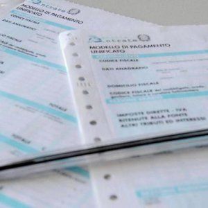 La lente del Fisco su conti correnti e rapporti finanziari. "Basta alibi contro l'evasione"