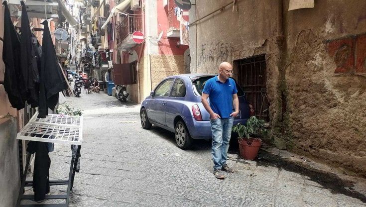 Napoli, lo scultore De Maio: "Torno per la prima volta dove mi hanno sparato, la mia vita si è fermata"