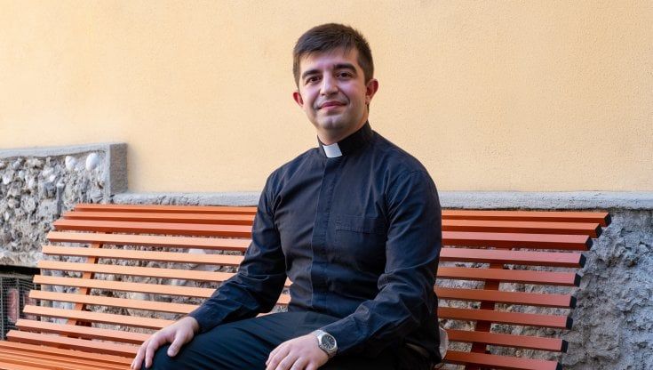 Da infermiere a prete, la scelta di Mattia Argiolu: "Anche così sarò di aiuto"