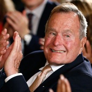 L'ex presidente Usa George Bush ricoverato per crisi respiratoria