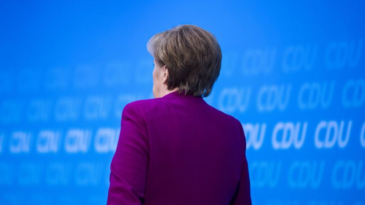 Merkel la macroniana: “Decidiamo noi il futuro Ue” 