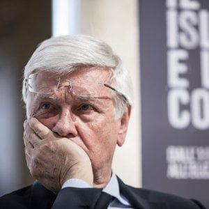 Paolo Romani: "Ho visto Calenda, ha grandi qualità ma prima rifacciamo il centrodestra"