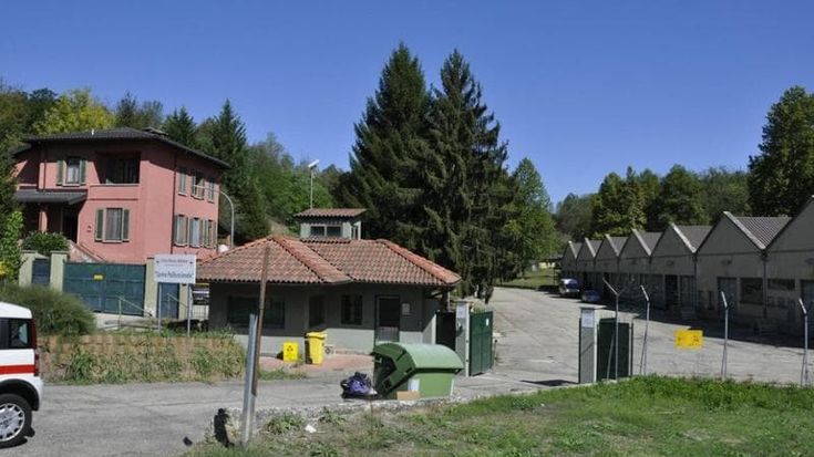 Nuovo hub migranti nell’Astigiano, Miravalle: “Sarà una gabbia, non un posto di accoglienza”